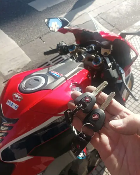 Honda CBR: copia de llave codificada