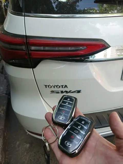 Toyota SW4: llaves de proximidad